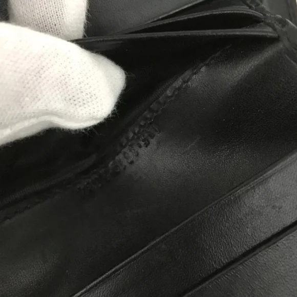 Authentic Vintage Gucci Black Leather Wallet - Picture 6 of 8